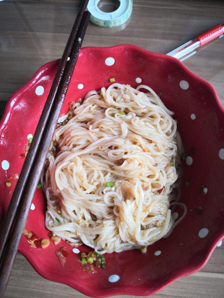 姥姥的爽口凉面！（干拌挂面）