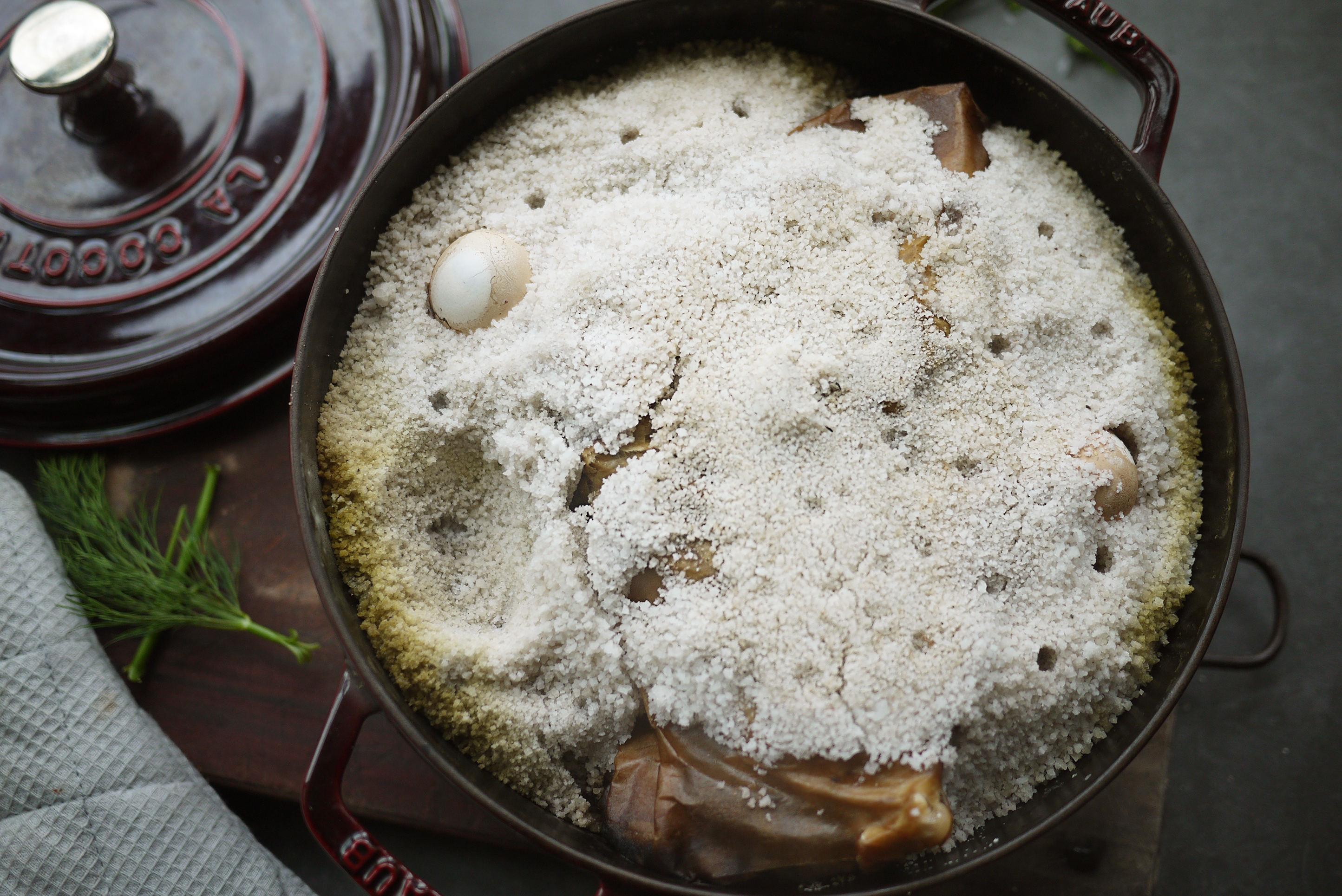 客家传统盐焗鸡-staub珐琅铸铁锅的做法 步骤11