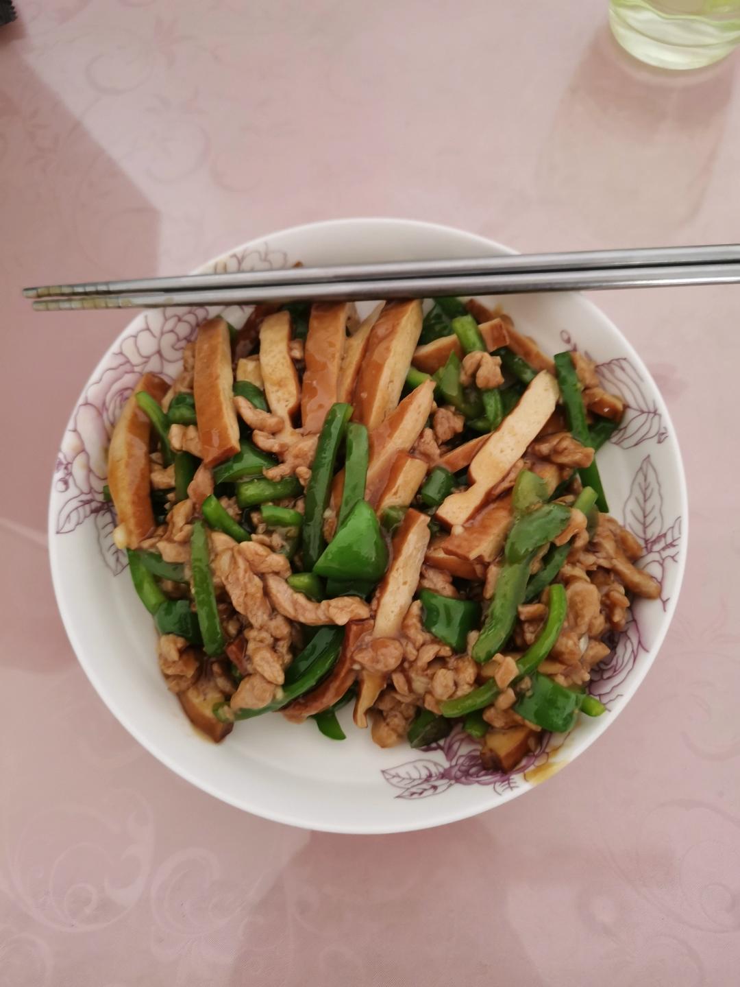 ‼️好吃到舔盘的青椒肉丝盖浇饭