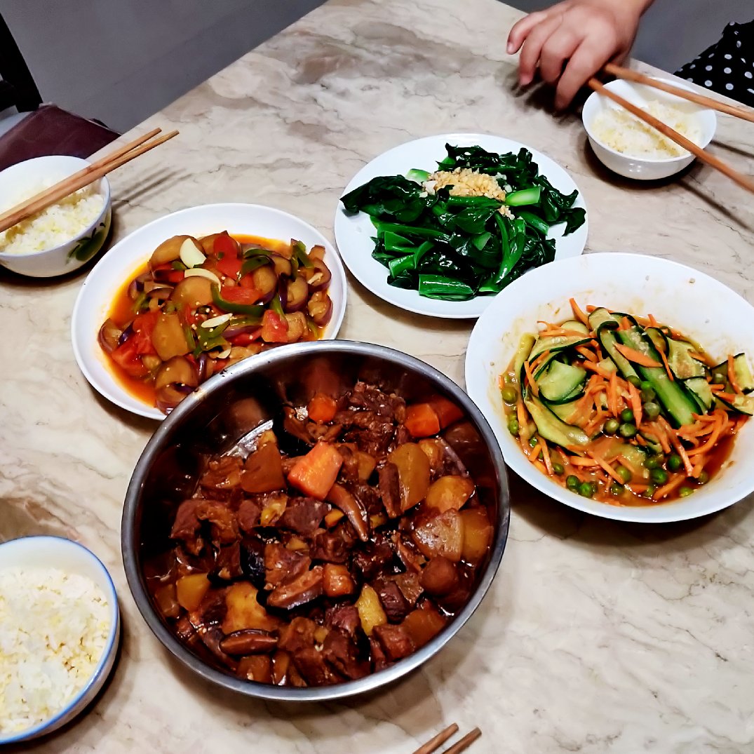 韩式酱香炖牛小排：吃饱了还是停不下来，怎么办？