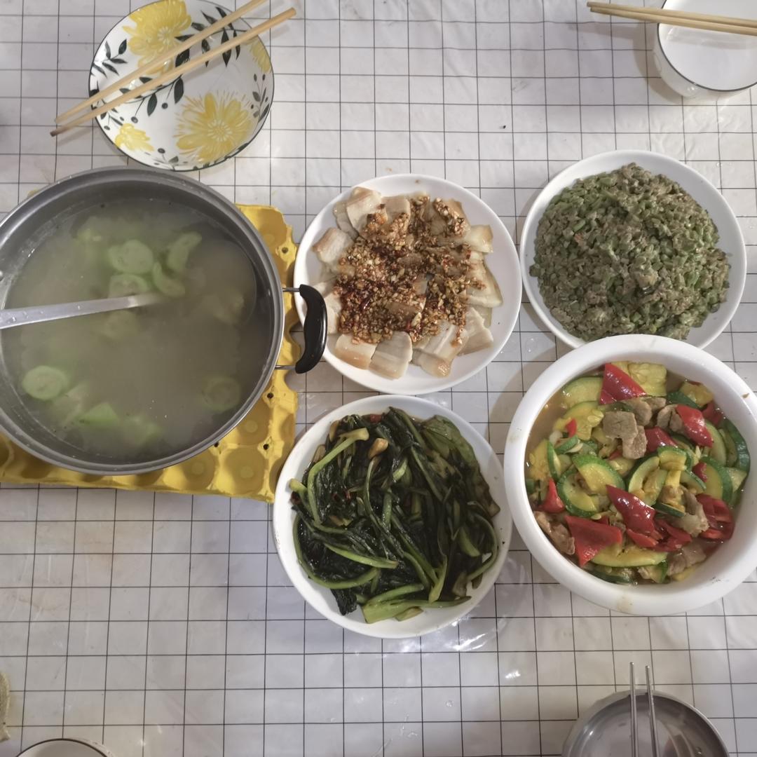 电饭煲白切肉五花肉最佳！宴客也是极好滴～