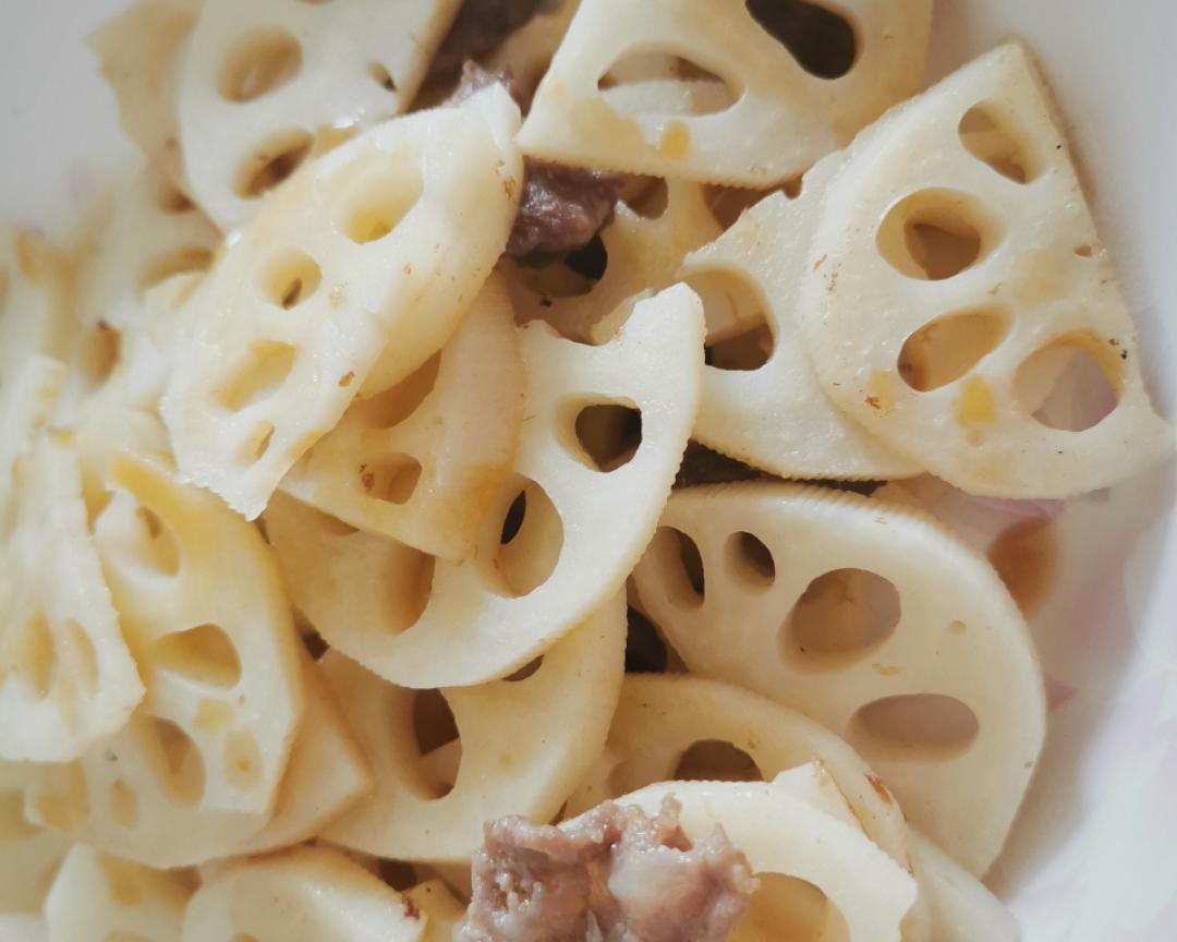 aip饮食 Day15
鲫鱼萝卜汤 莲藕炒肉的做法