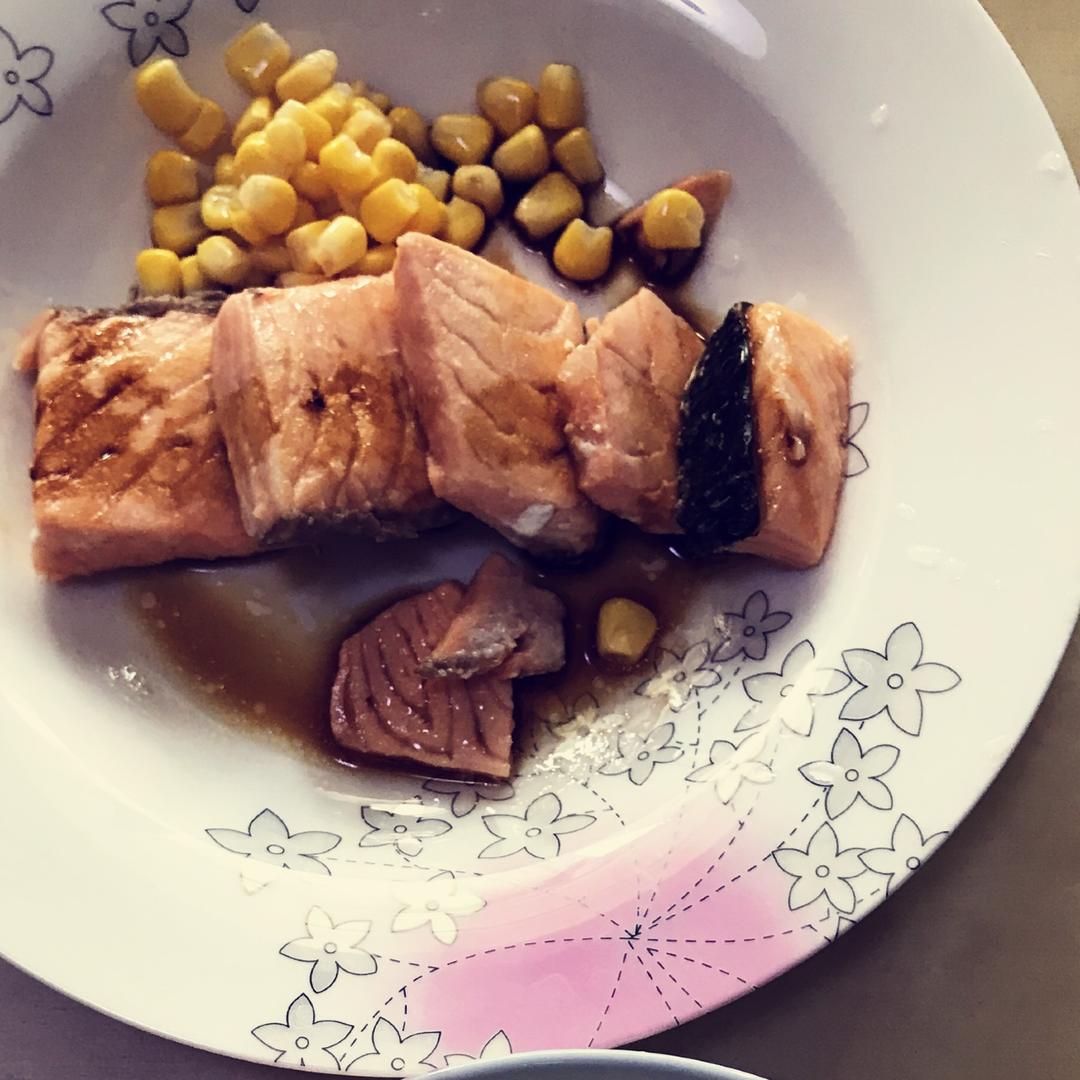 干煎三文鱼