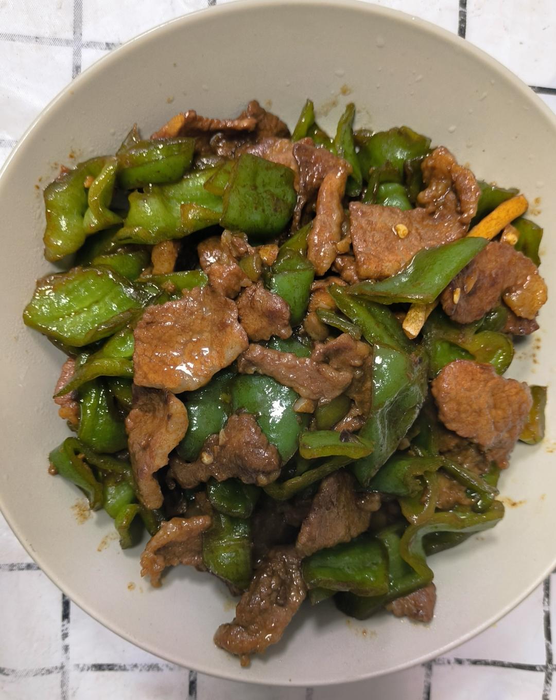 巨下饭的尖椒炒肉片