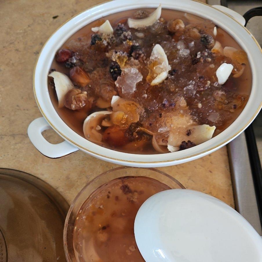 桃胶皂角米雪燕羹