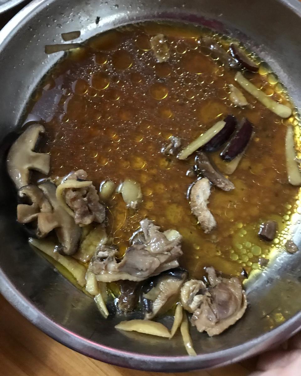 香菇蒸鸡，随便做做都好吃的菜~