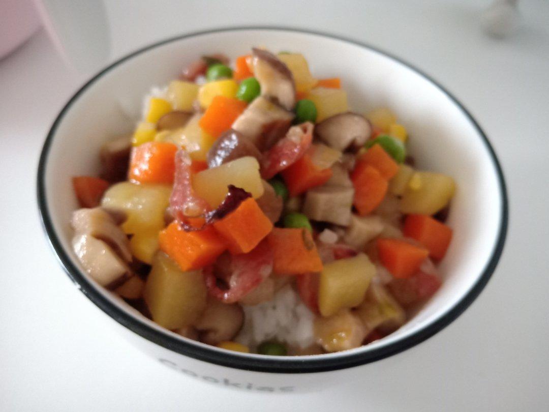腊肠炒香菇拌饭