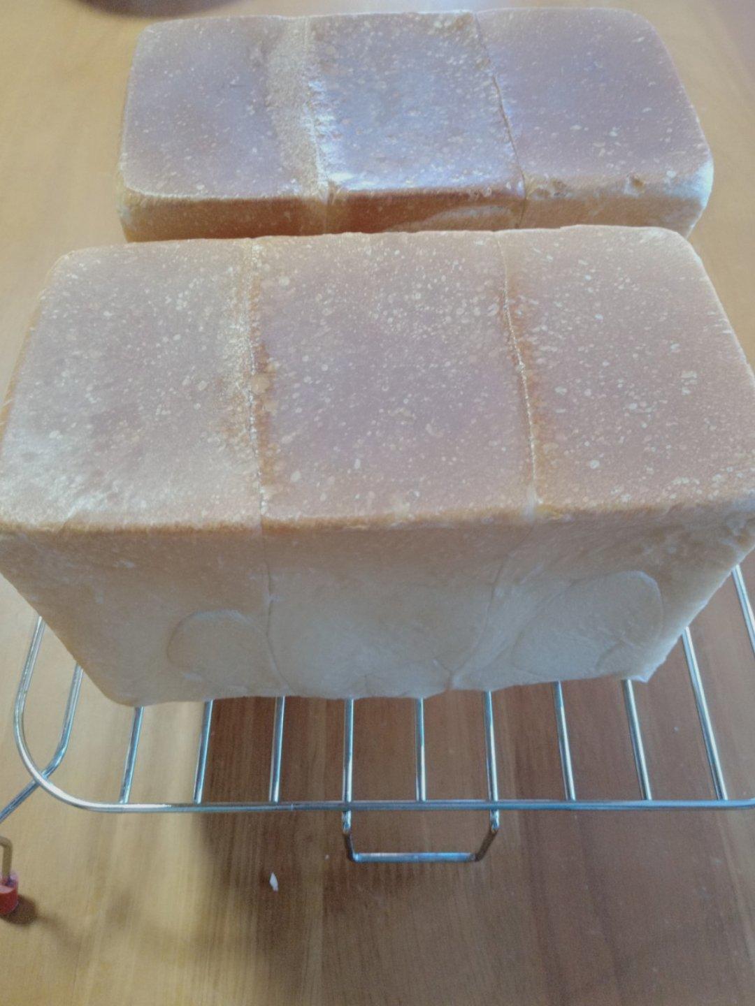 鲜奶吐司（老面法）