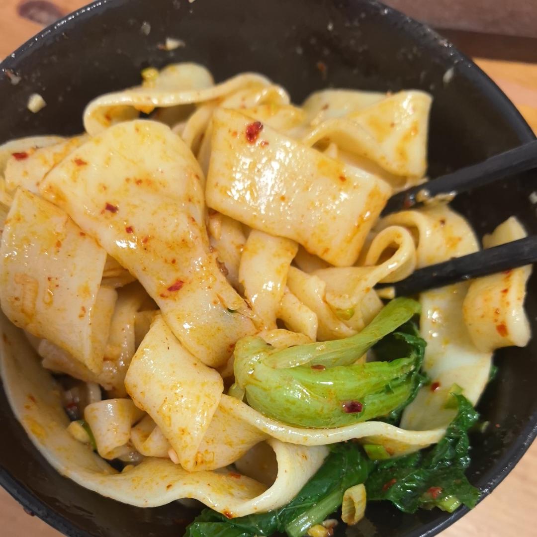 十分钟就能吃上的超简单油泼面