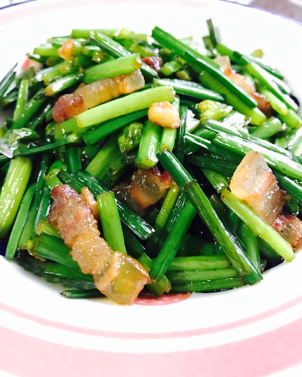 韭菜花炒腊肉