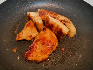 香煎鸡胸肉的做法 步骤6
