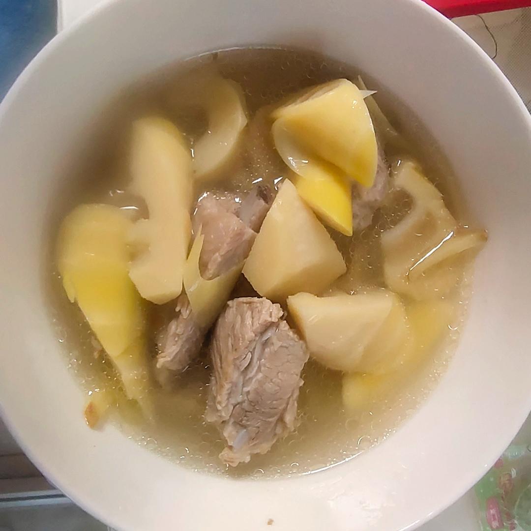 竹笋排骨清汤