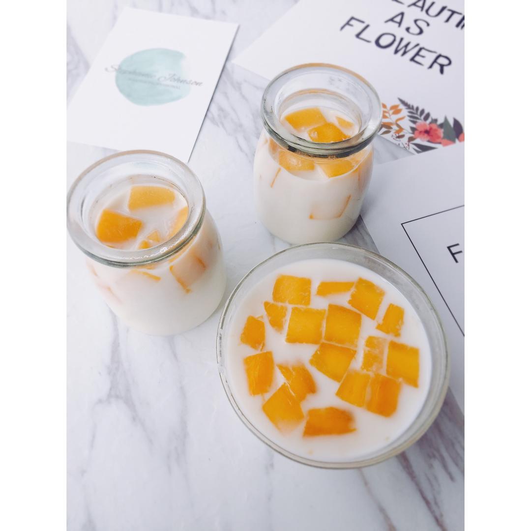 粒粒芒果椰汁冻糕
