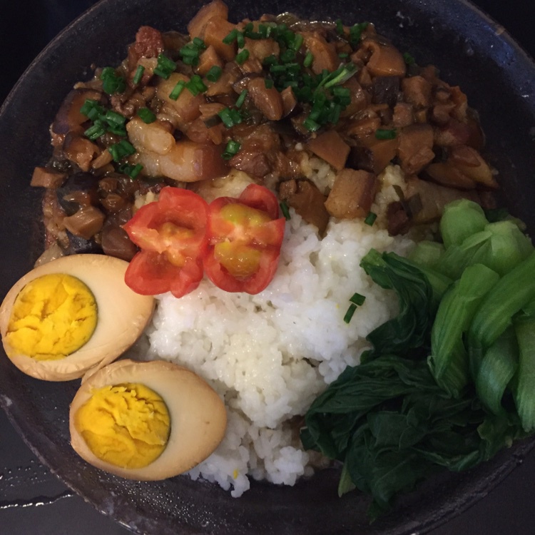 洋葱酥卤肉饭