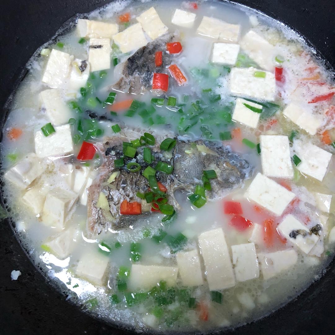 鲫鱼豆腐汤