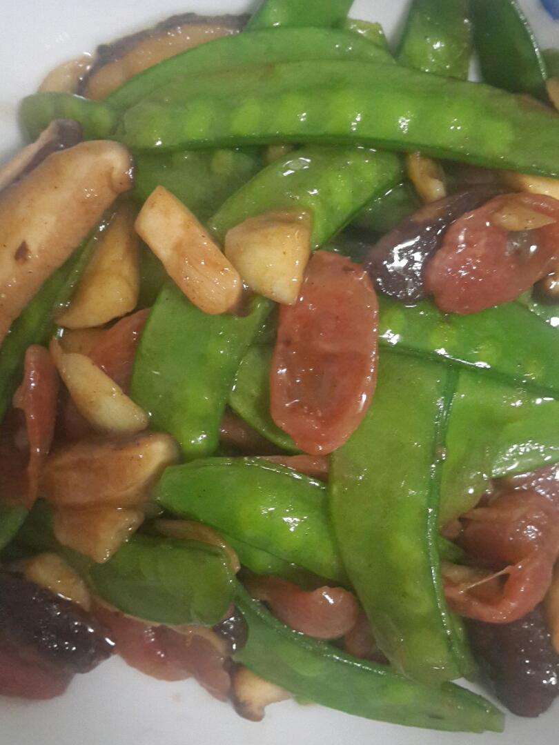 腊肠炒荷兰豆