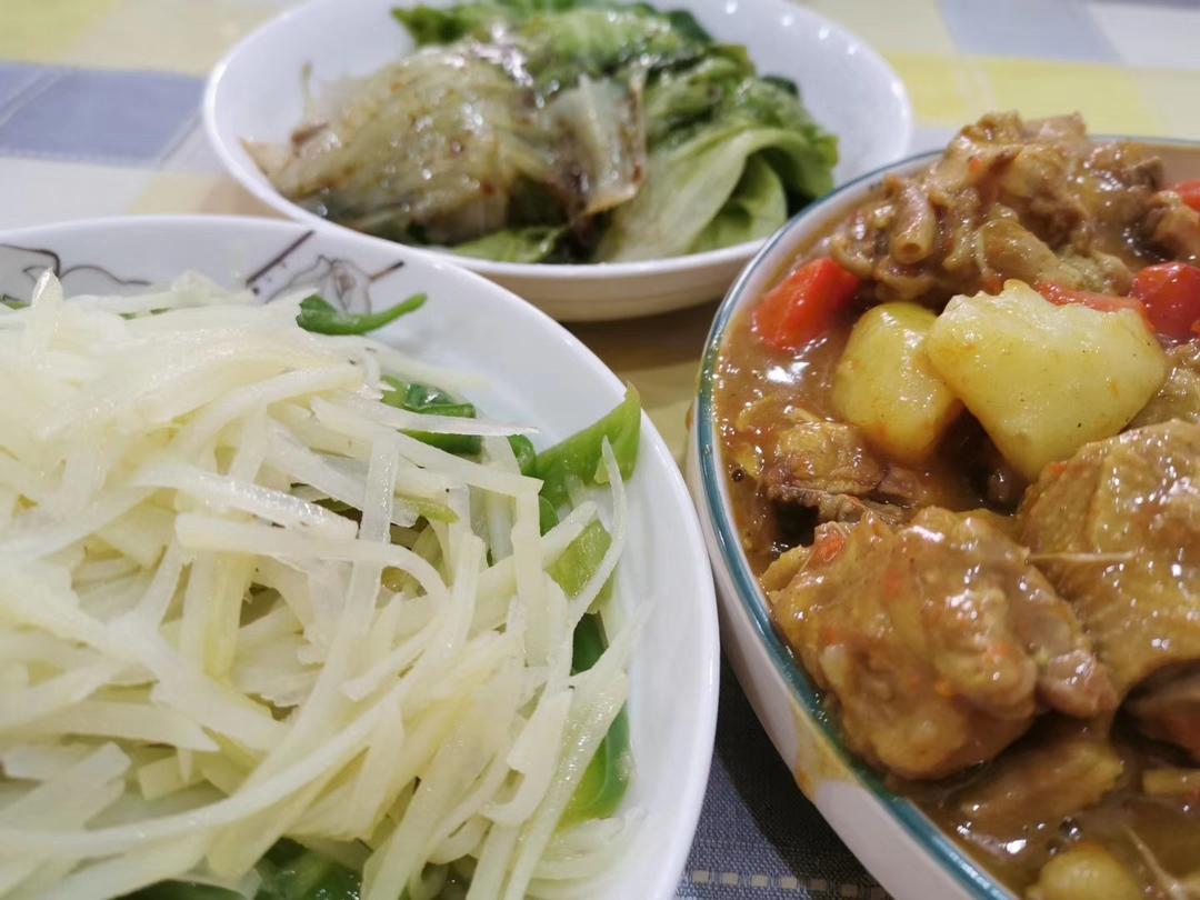 咖喱鸡块饭