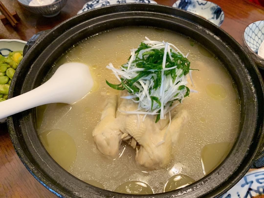 韩国传统参鸡汤（삼계탕)