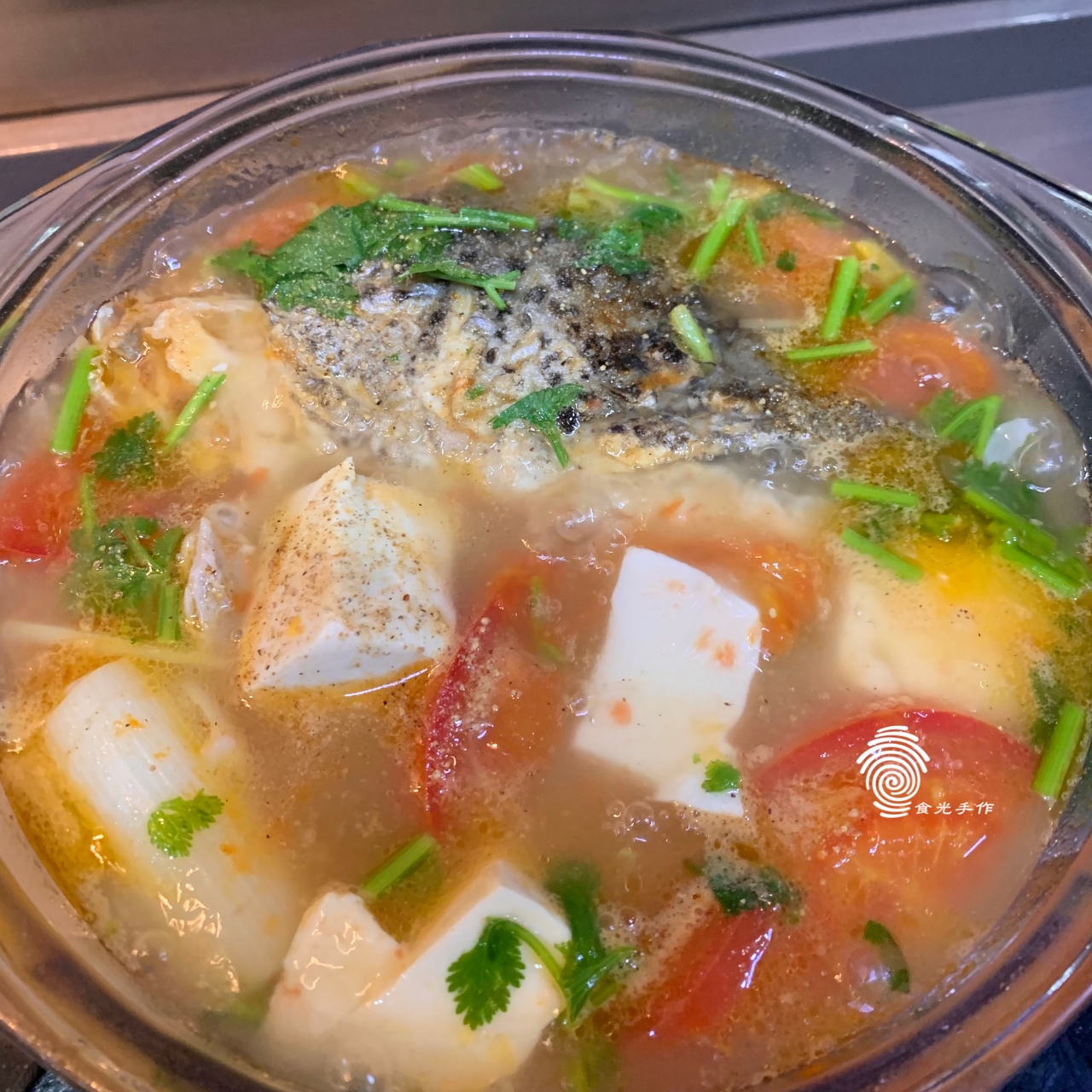 鲜美开胃《鱼头番茄豆腐汤》的做法 步骤8