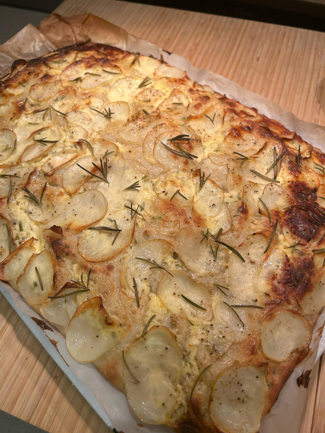 土豆迷迭香佛卡夏（附自制法式鲜奶油creme fraiche）