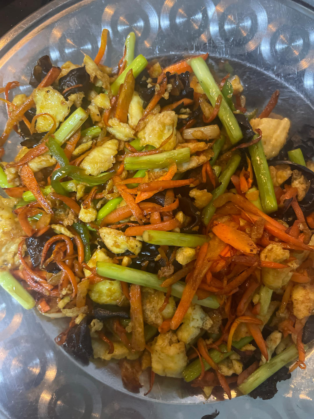 蒜苔木耳炒鸡蛋