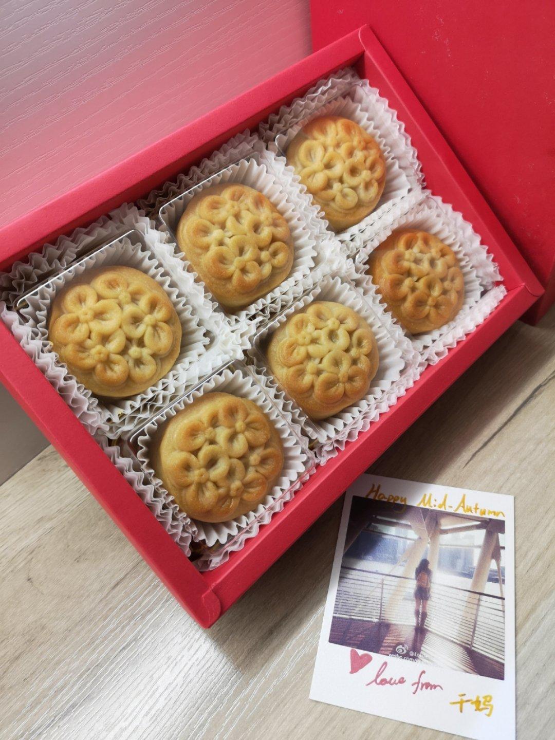 广式月饼—蛋黄莲蓉月饼