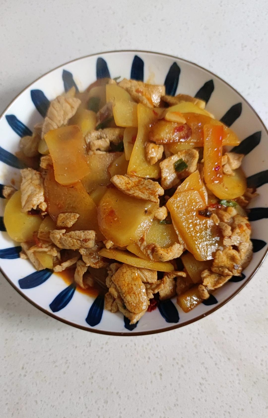 土豆片炒肉片
