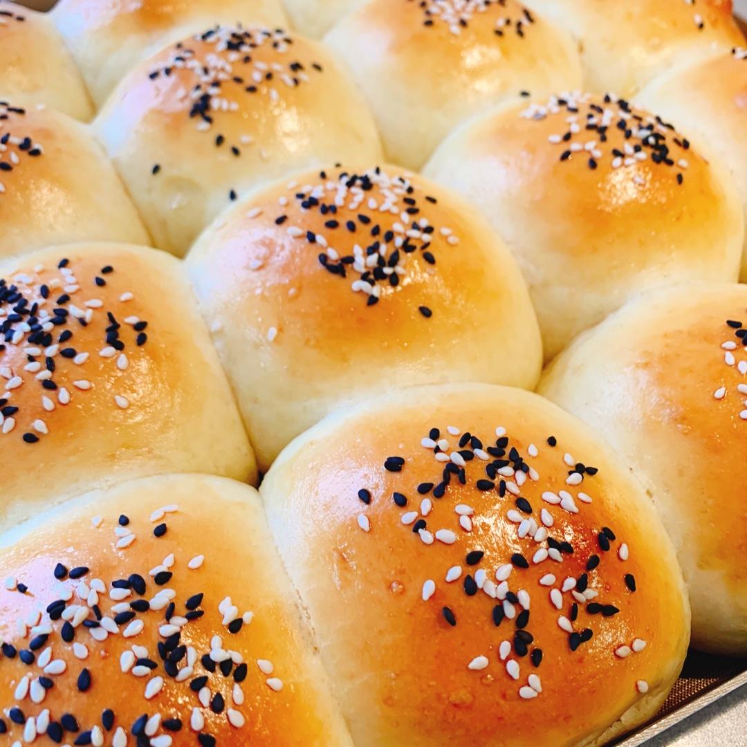 一次发酵绵柔奶油小餐包（消耗淡奶油）