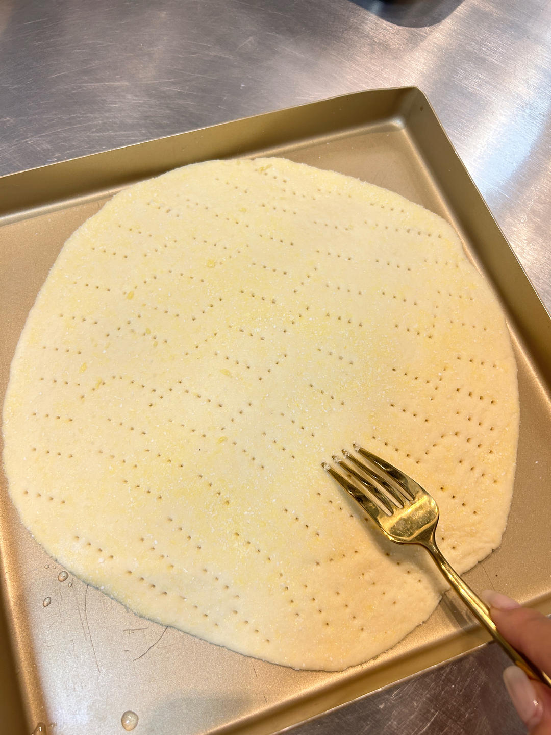 萨米肠蘑菇花边披萨