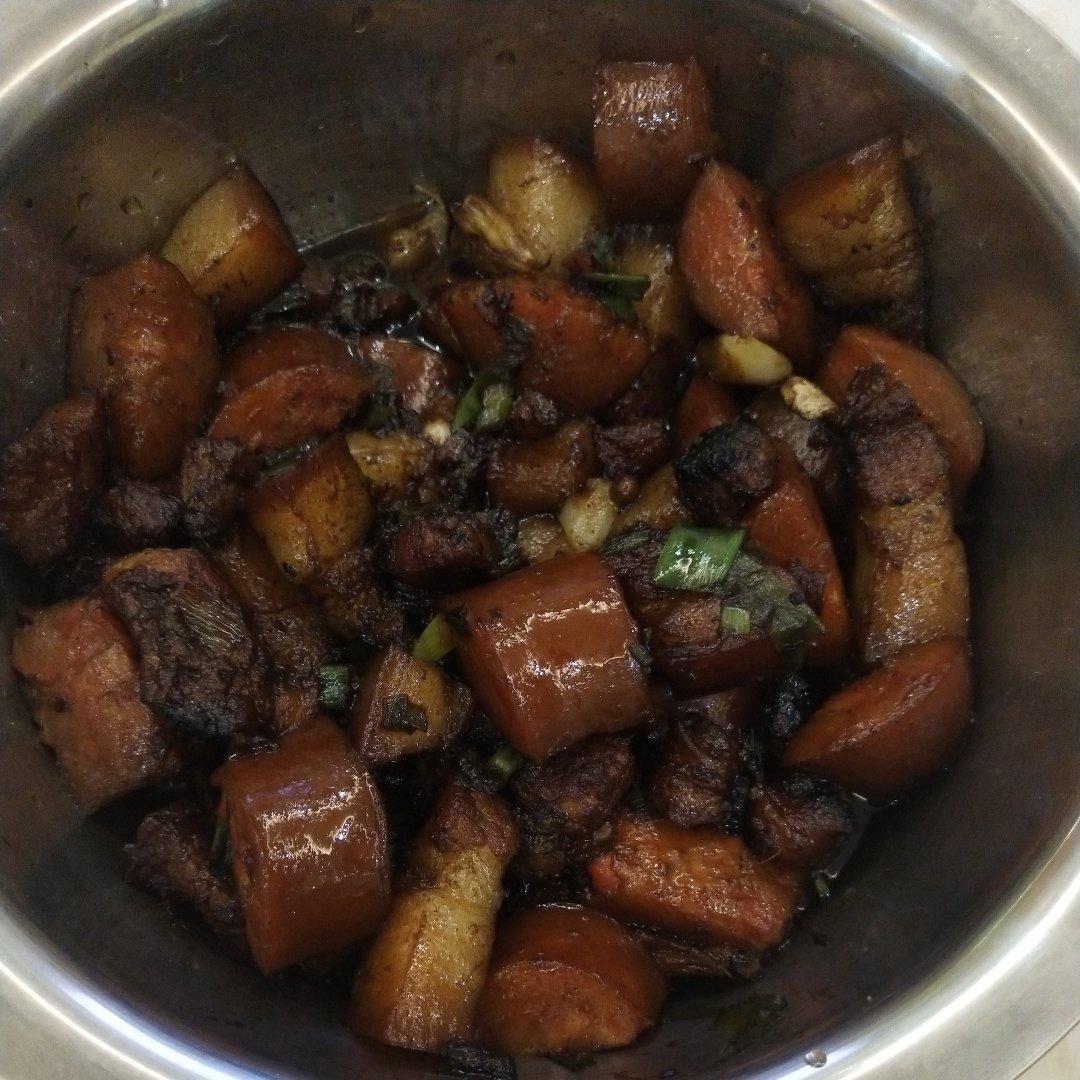 快手金蒜红烧肉