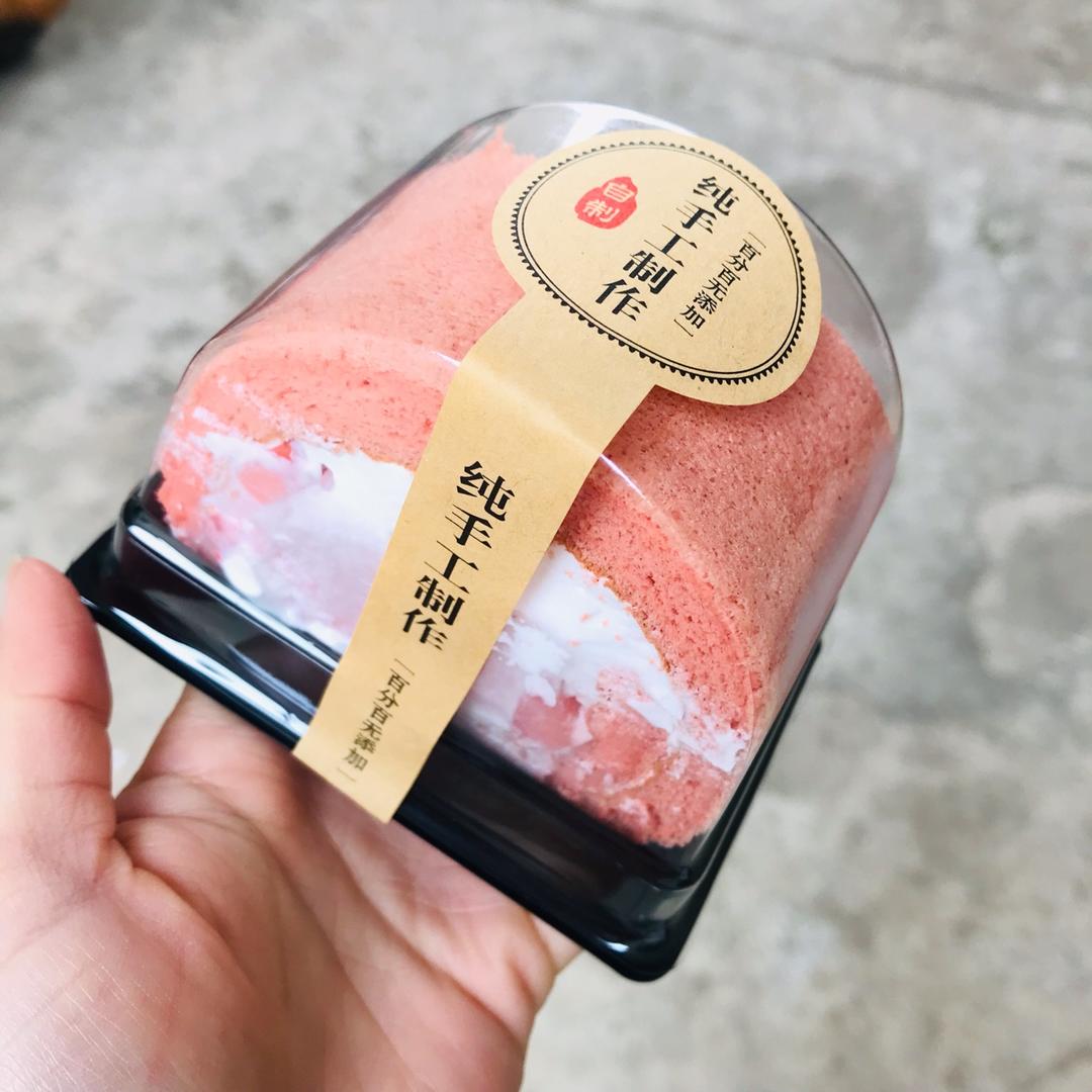 草莓奶冻卷