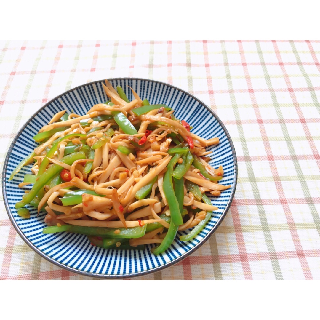 青椒素炒杏鲍菇