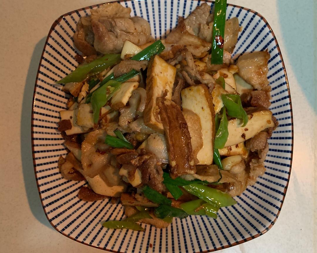 五花肉炒香干的做法