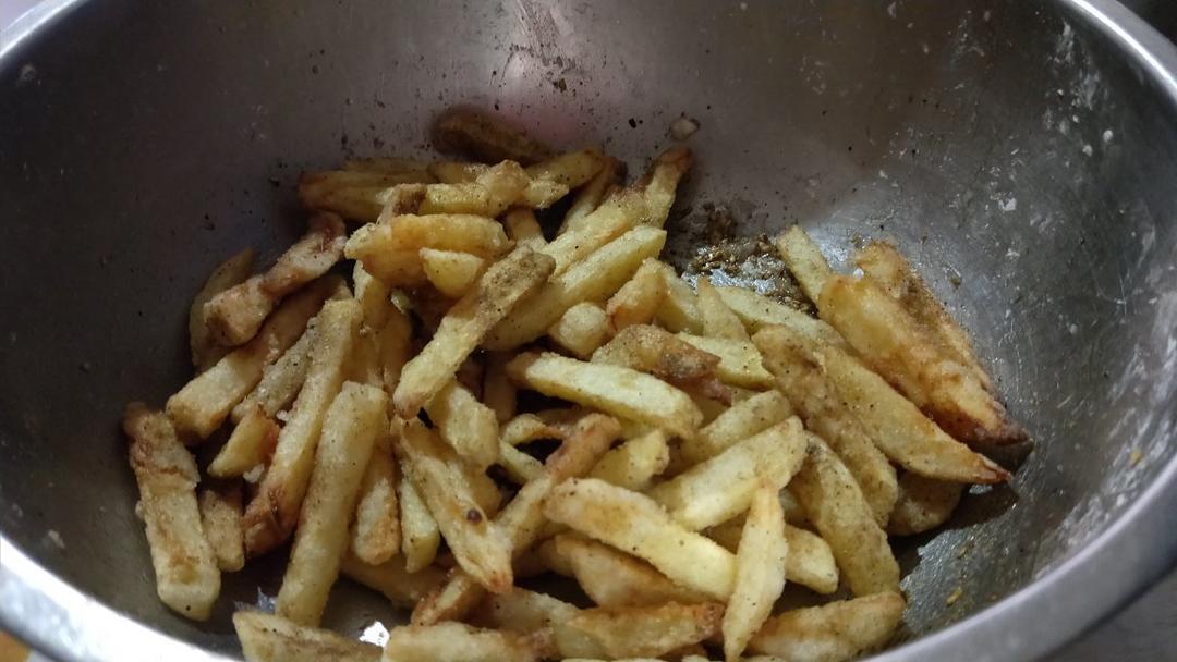 张亮版酥脆炸薯条，不用煮，不用蒸，直接炸，比外面卖的还好吃