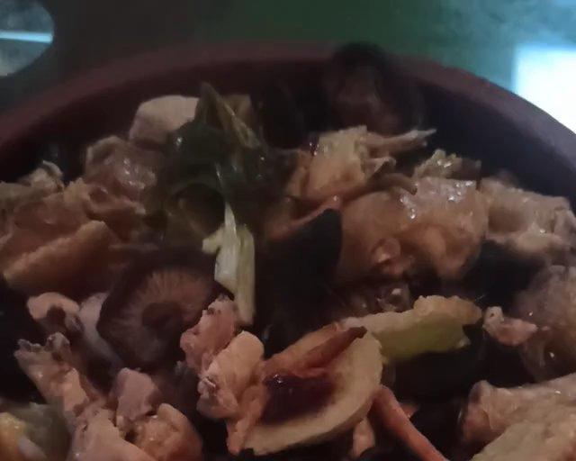 香菇木耳汽锅鸡的做法