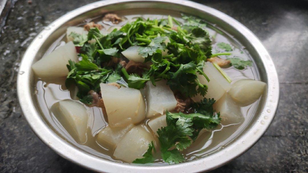 萝卜牛腩清汤