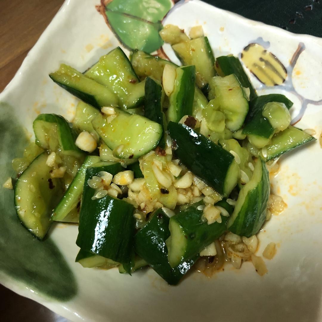 赞不绝口拍黄瓜🥒