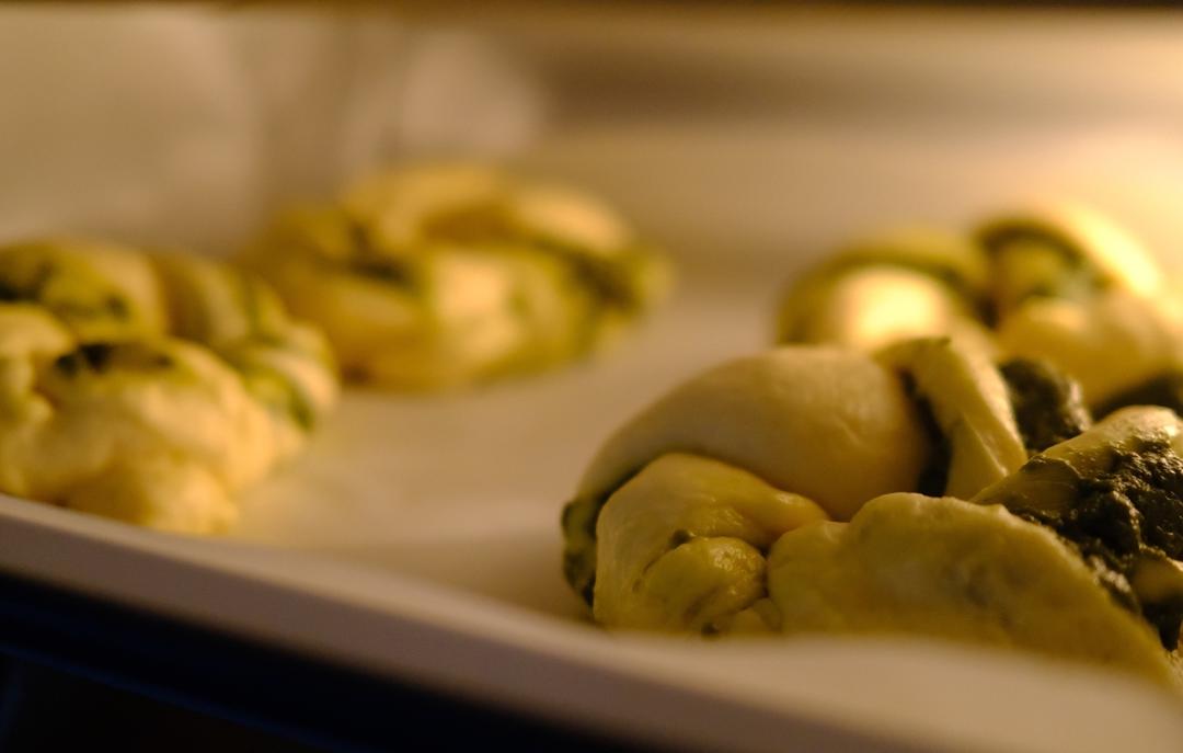 奶香味十足的抹茶花环面包