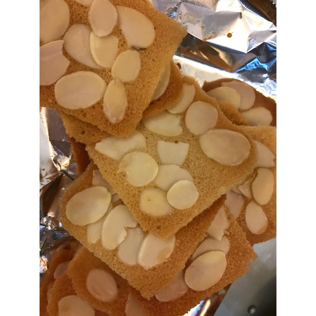 杏仁薄脆饼干