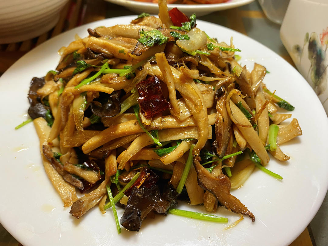 香辣有嚼劲❗️超下饭的干煸杏鲍菇