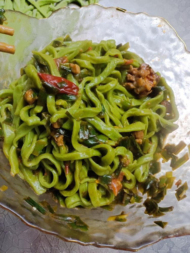 手工菠菜面