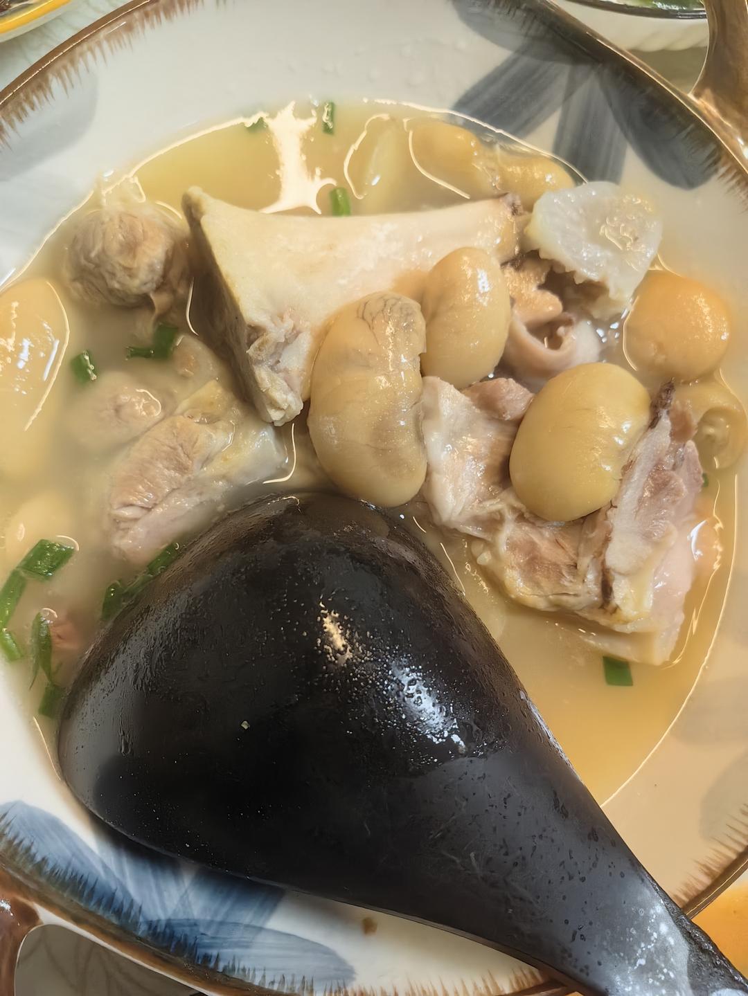 成都必吃 老妈蹄花汤