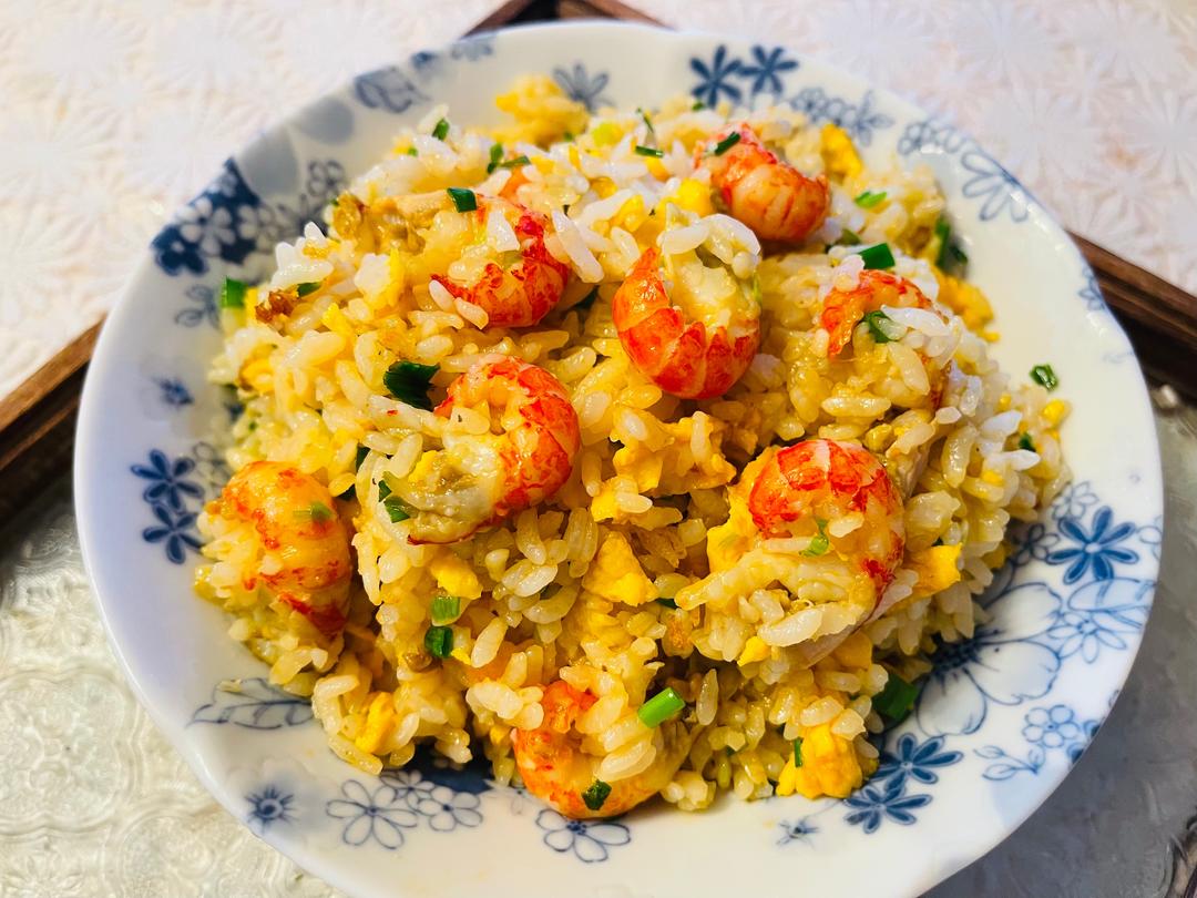 蒜蓉小龙虾炒饭