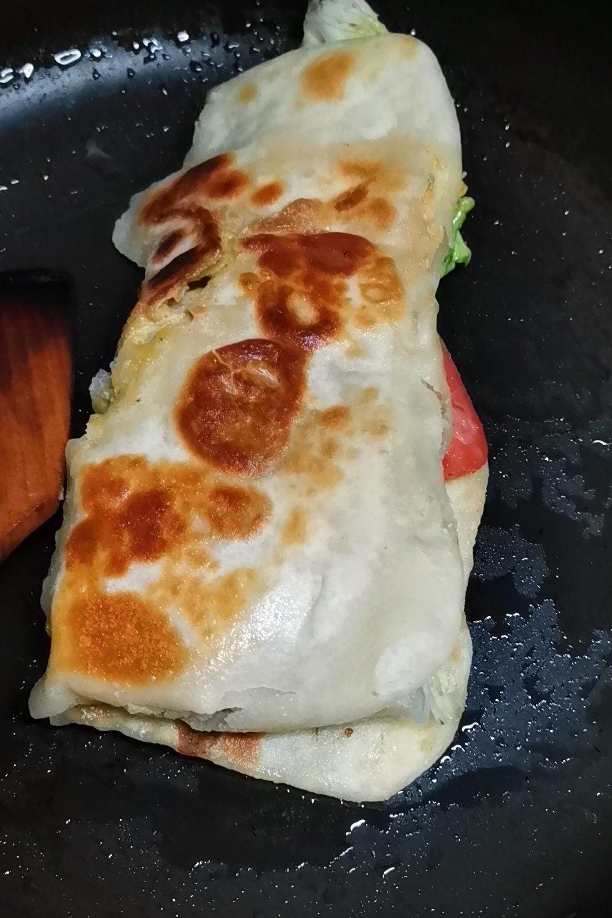 鼓大泡的鸡蛋灌饼