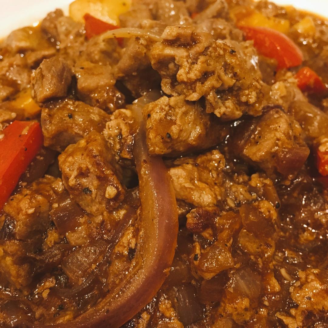 秘制铁板黑椒牛肉粒