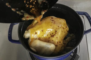 Staub黑珐琅铸铁锅无水葱油鸡的做法 步骤5