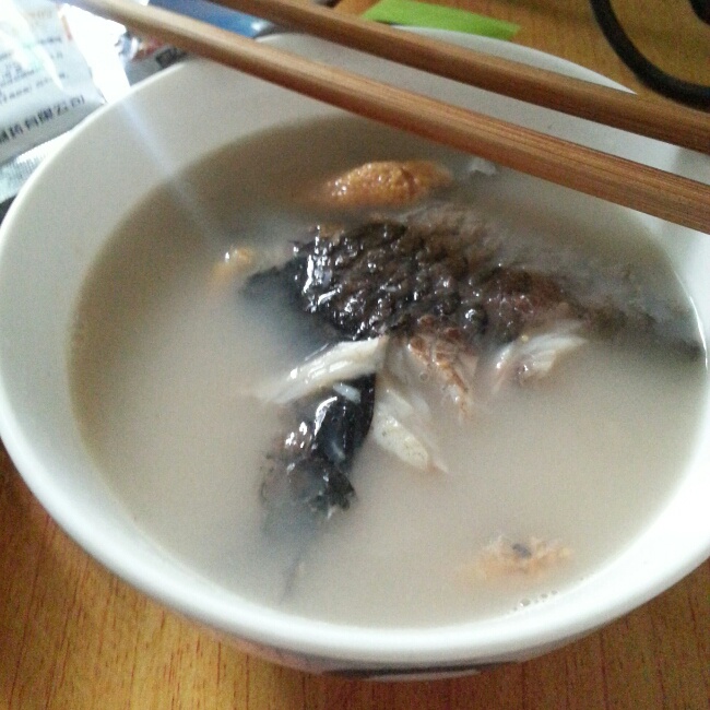 鲫鱼豆腐汤