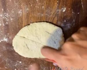 Fougasse                                普罗旺斯香草面包的做法 步骤10