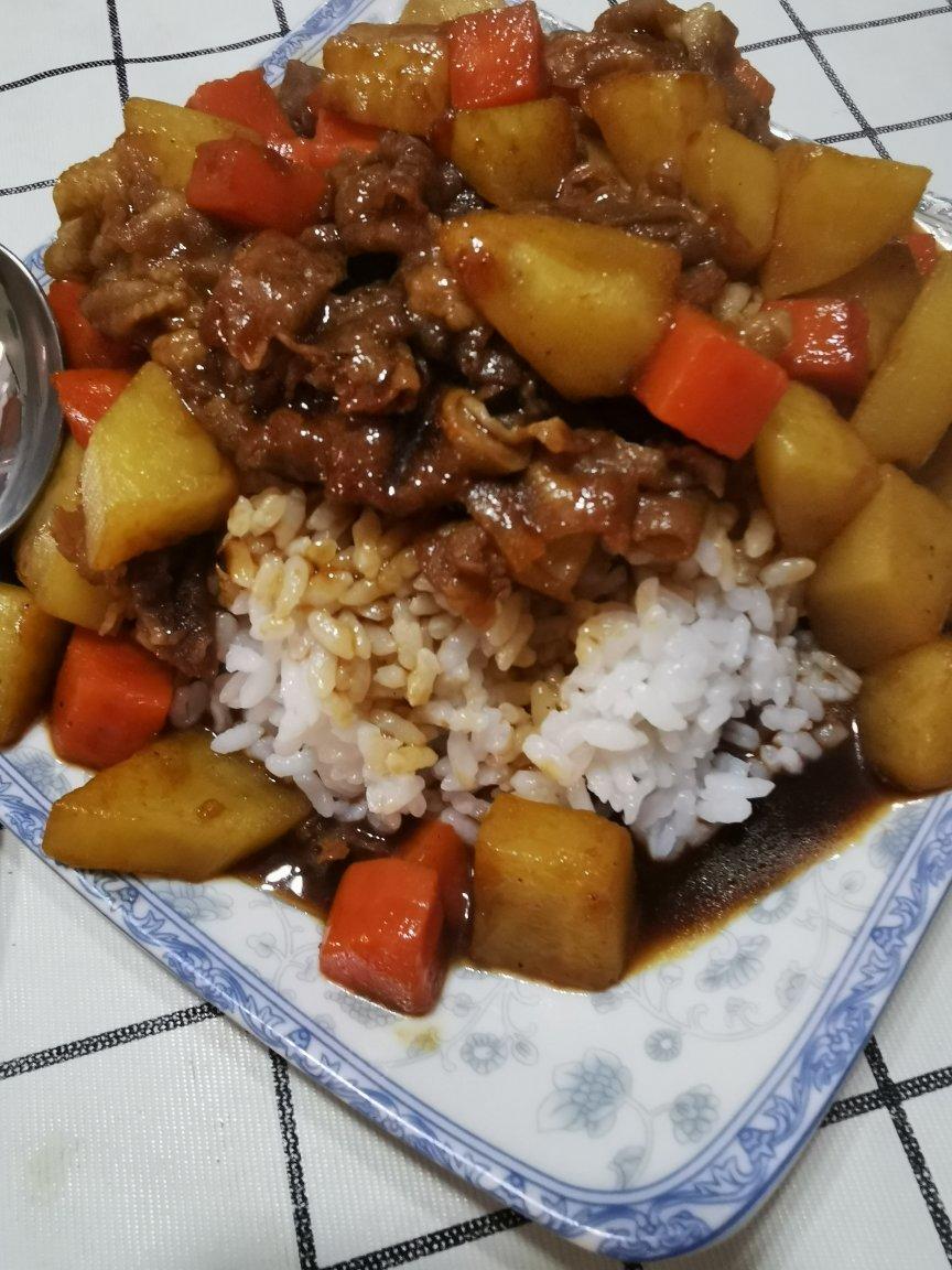 好吃到舔碗底的土豆肥牛拌饭