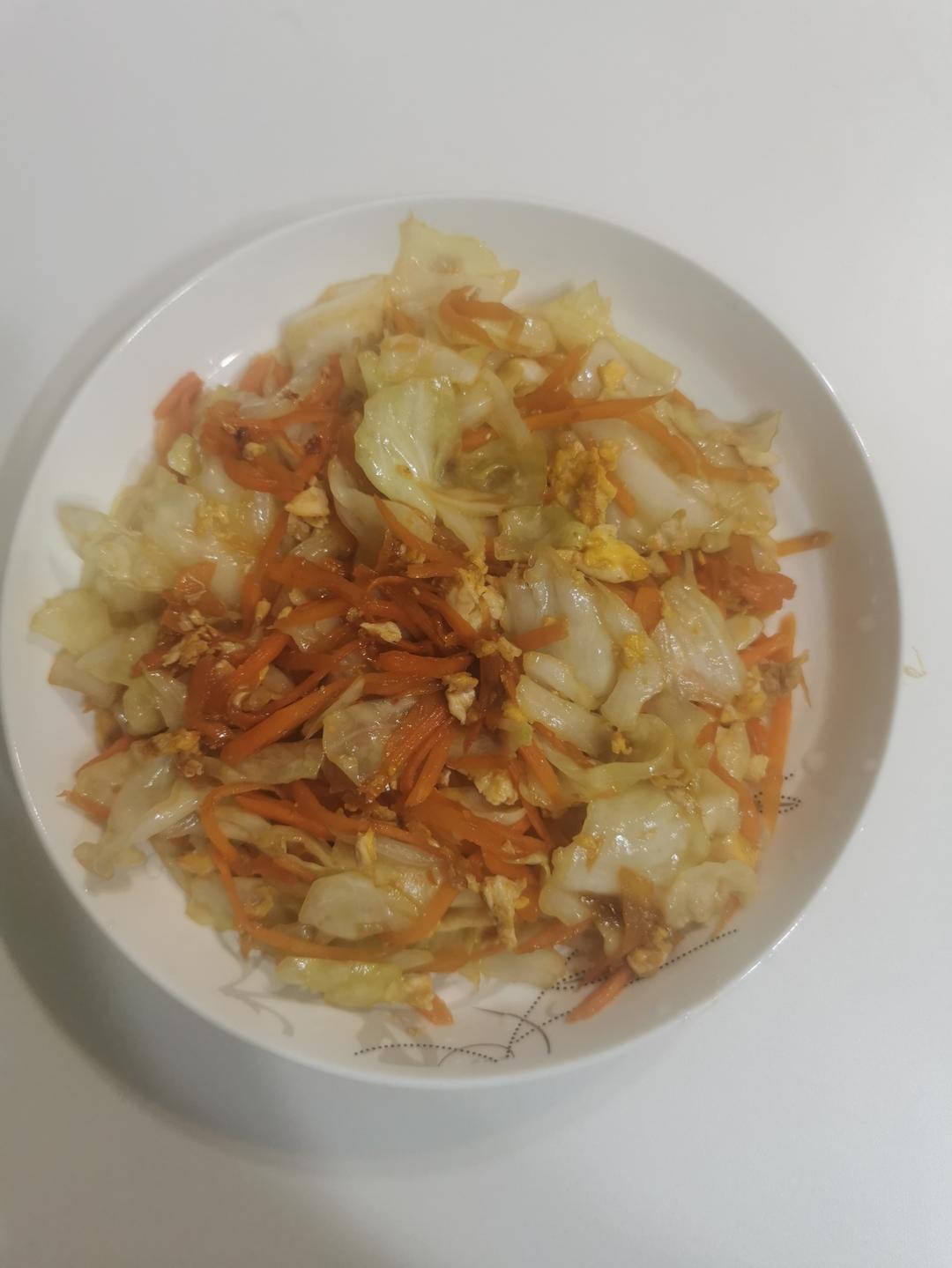 （家常菜）包菜炒胡萝卜